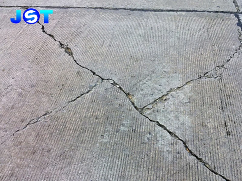 bề mặt bê tông bị nứt
